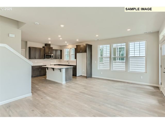 7386 Se Madrone St, Hillsboro, OR 97123