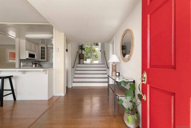 5421 Linda Rosa, La Jolla, CA 92037
