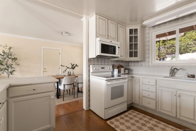 5421 Linda Rosa, La Jolla, CA 92037