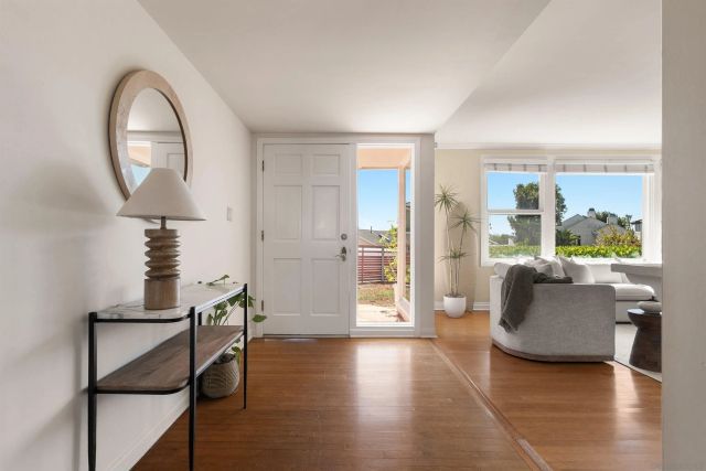 5421 Linda Rosa, La Jolla, CA 92037