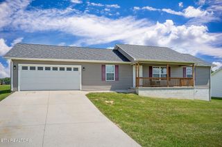 410 Old Elmore Rd, Crossville, TN 38571