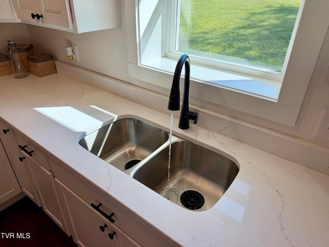 509 Island Road, Bristol, VA 24201