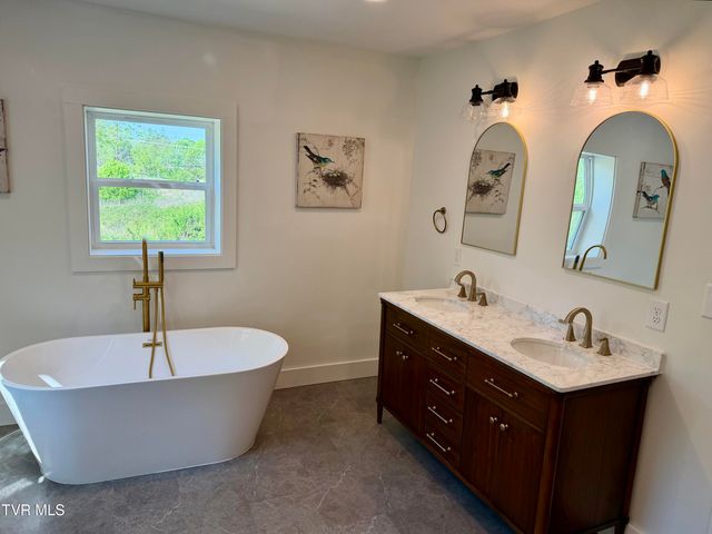 509 Island Road, Bristol, VA 24201