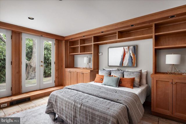 7953 BOLLING DR, Alexandria, VA 22308