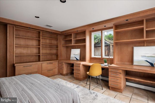 7953 BOLLING DR, Alexandria, VA 22308