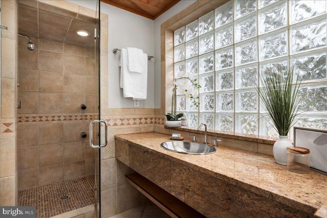 7953 BOLLING DR, Alexandria, VA 22308