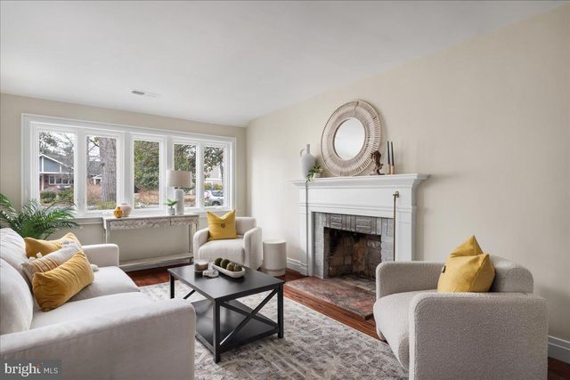 7953 BOLLING DR, Alexandria, VA 22308