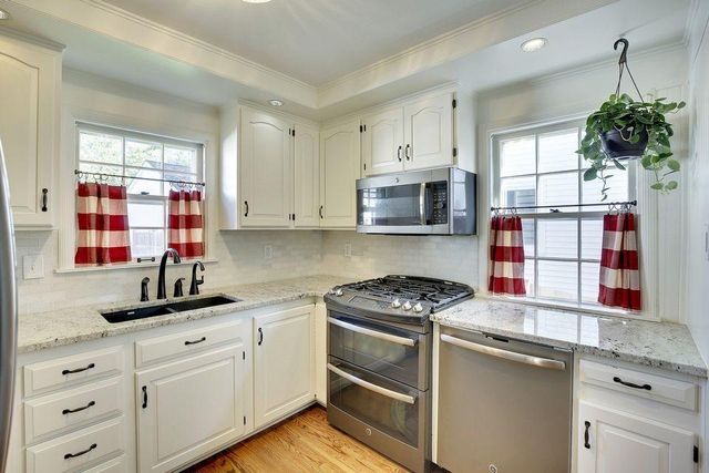 4209 Drew Avenue N, Robbinsdale, MN 55422