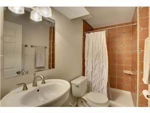 4209 Drew Avenue N, Robbinsdale, MN 55422