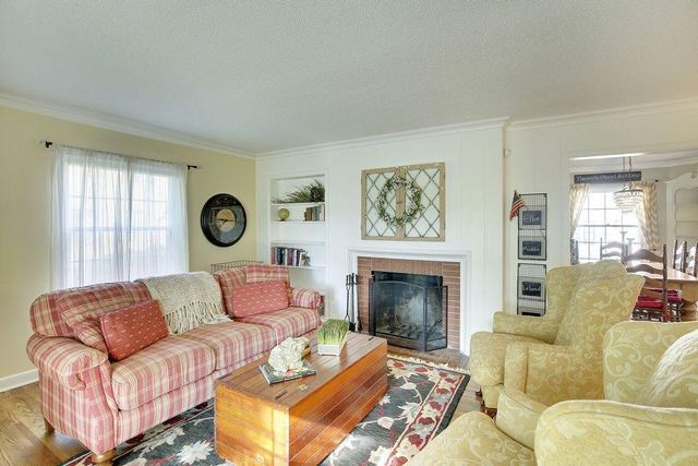 4209 Drew Avenue N, Robbinsdale, MN 55422
