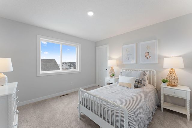 7682 22nd Avenue E, Shakopee, MN 55379