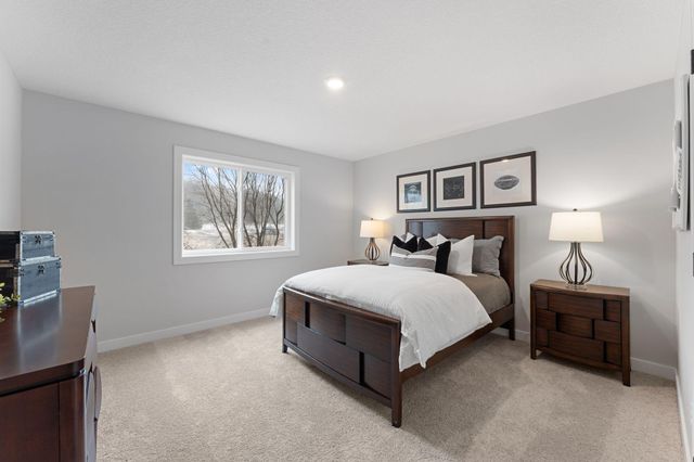 7682 22nd Avenue E, Shakopee, MN 55379