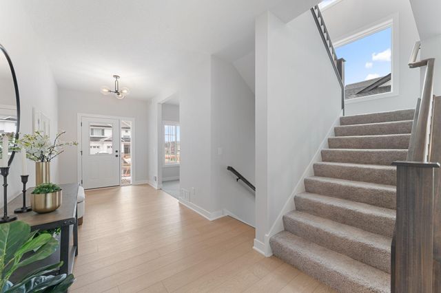 7682 22nd Avenue E, Shakopee, MN 55379