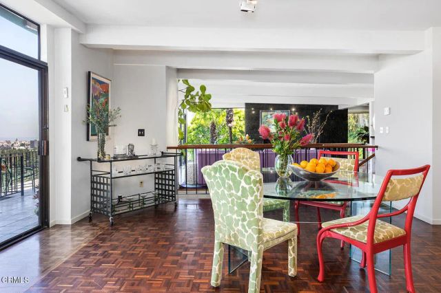 1018 Glen Oaks Boulevard, Pasadena, CA 91105