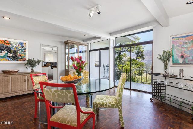 1018 Glen Oaks Boulevard, Pasadena, CA 91105