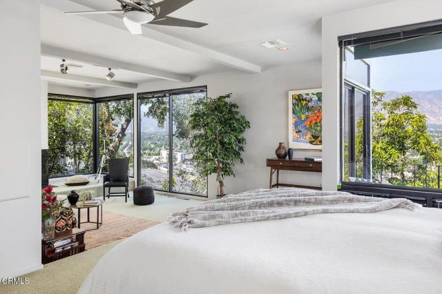 1018 Glen Oaks Boulevard, Pasadena, CA 91105