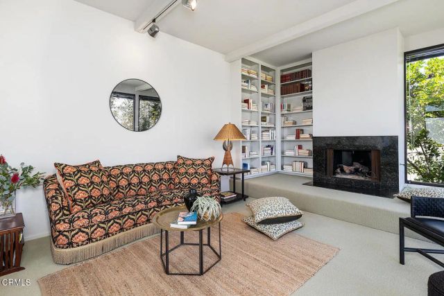 1018 Glen Oaks Boulevard, Pasadena, CA 91105
