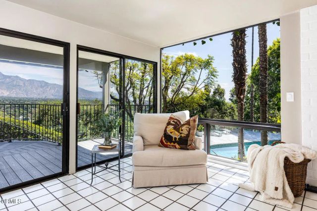1018 Glen Oaks Boulevard, Pasadena, CA 91105