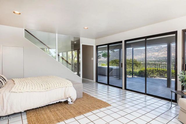 1018 Glen Oaks Boulevard, Pasadena, CA 91105