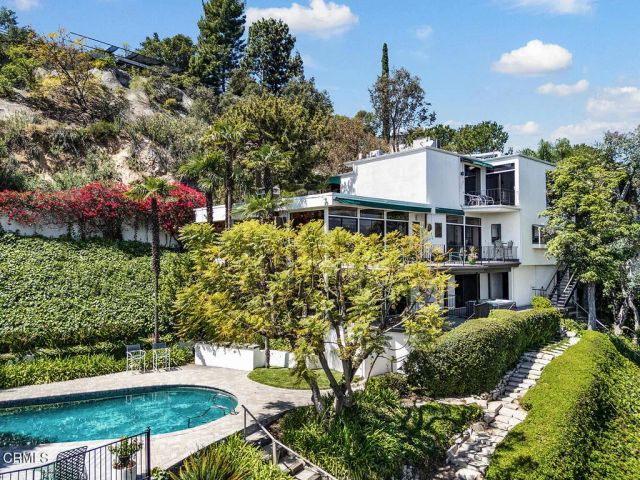 1018 Glen Oaks Boulevard, Pasadena, CA 91105