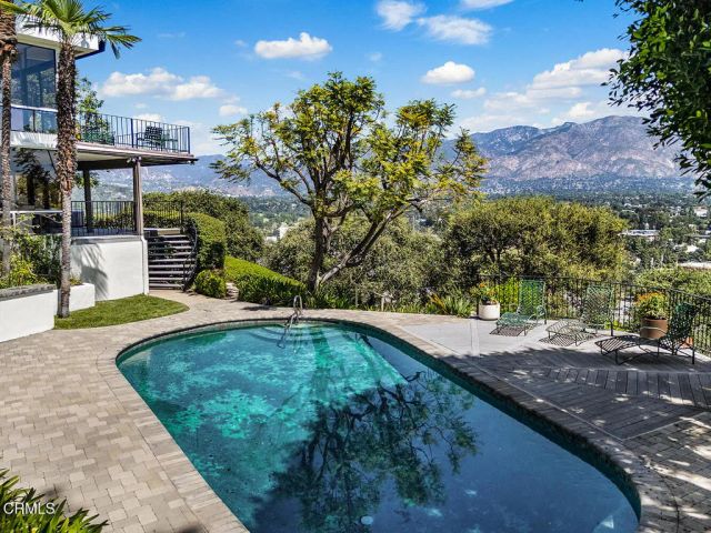 1018 Glen Oaks Boulevard, Pasadena, CA 91105