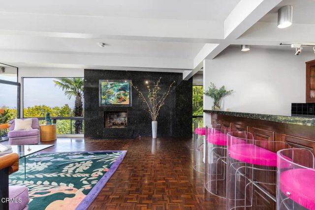 1018 Glen Oaks Boulevard, Pasadena, CA 91105