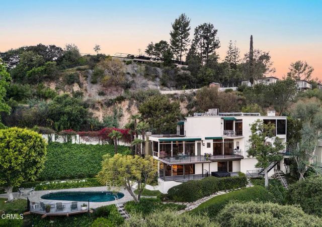 1018 Glen Oaks Boulevard, Pasadena, CA 91105