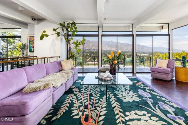 1018 Glen Oaks Boulevard, Pasadena, CA 91105