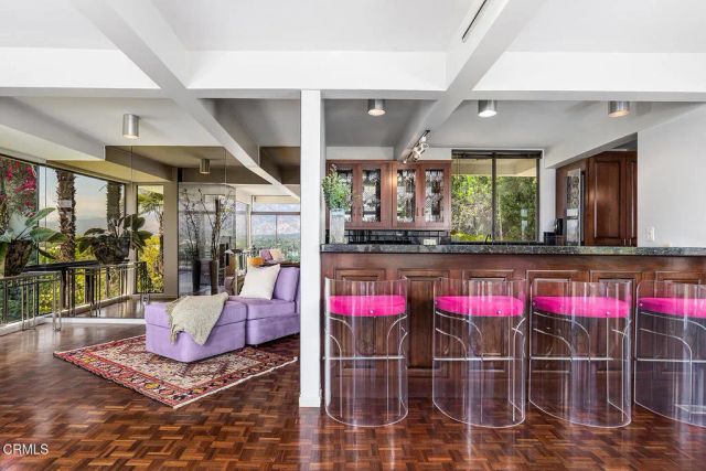 1018 Glen Oaks Boulevard, Pasadena, CA 91105