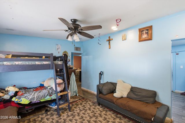 1845 W CHIPMAN Road, Phoenix, AZ 85041