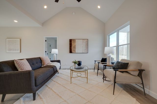 3033 Bowker Road, Charlotte, TN 37036