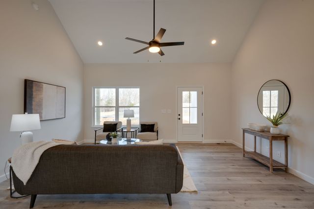 3033 Bowker Road, Charlotte, TN 37036