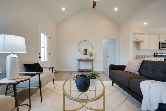 3033 Bowker Road, Charlotte, TN 37036