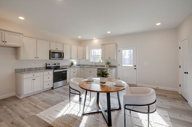 3033 Bowker Road, Charlotte, TN 37036