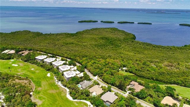 5648 Baltusrol CT, Sanibel, FL 33957