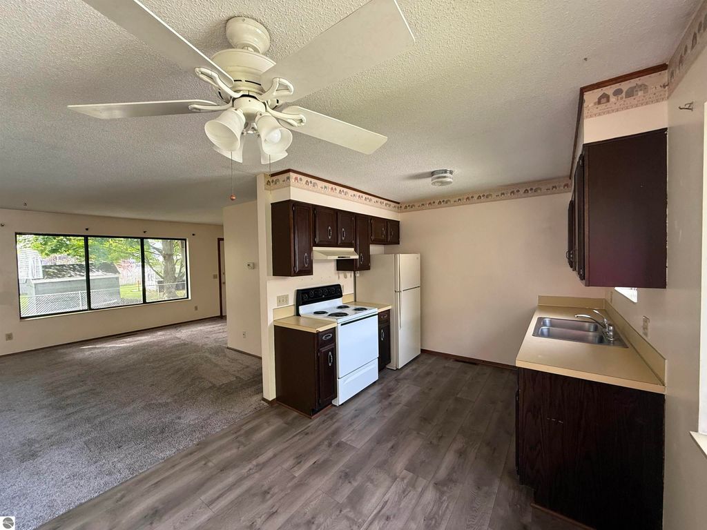 Image 11 of property listing at 718 & 720 Cooley Street, Mt Pleasant, MI 48858