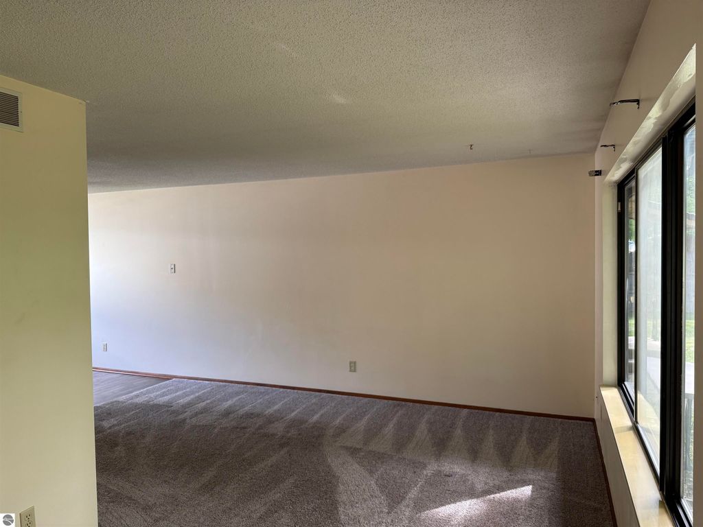 Image 13 of property listing at 718 & 720 Cooley Street, Mt Pleasant, MI 48858