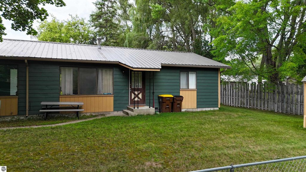 Image 2 of property listing at 718 & 720 Cooley Street, Mt Pleasant, MI 48858