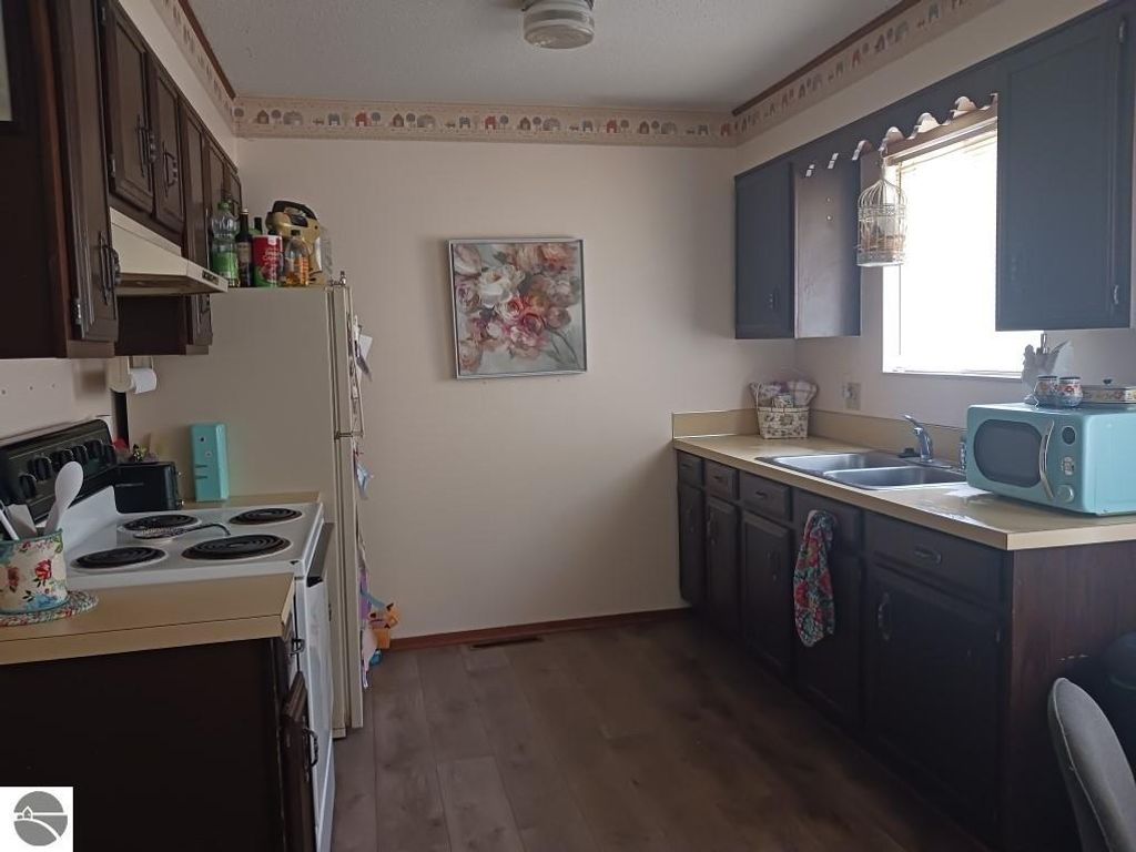 Image 4 of property listing at 718 & 720 Cooley Street, Mt Pleasant, MI 48858