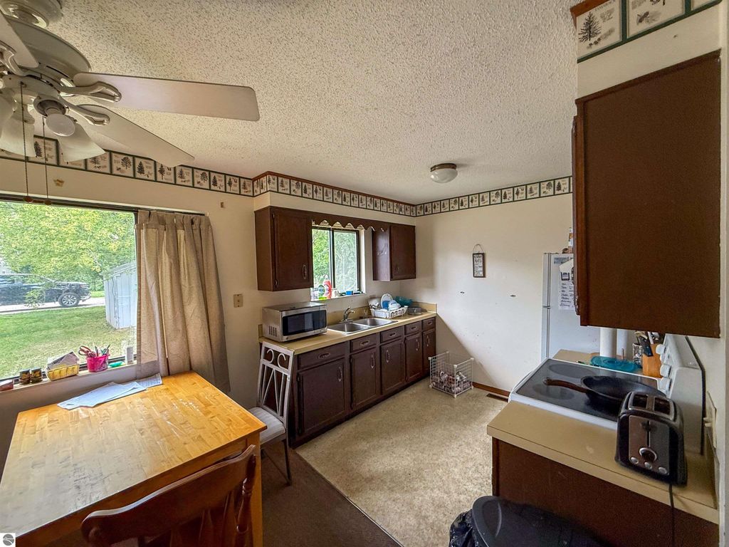 Image 6 of property listing at 718 & 720 Cooley Street, Mt Pleasant, MI 48858
