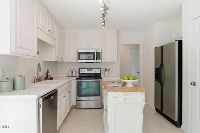 8013 Tobin Place, Raleigh, NC 27612