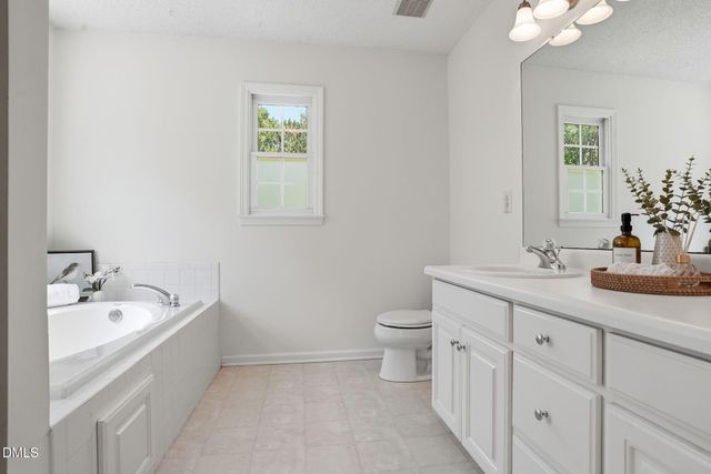 8013 Tobin Place, Raleigh, NC 27612