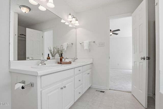 8013 Tobin Place, Raleigh, NC 27612