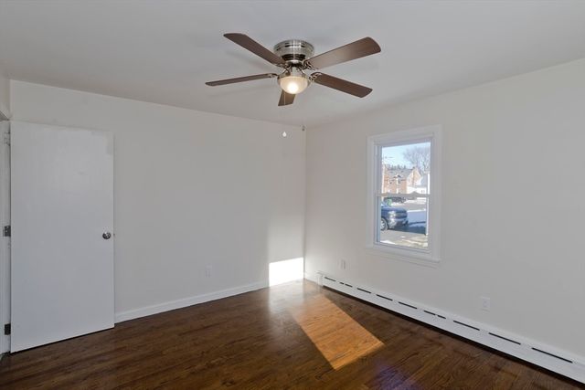 27 Cortland St, Chicopee, MA 01020