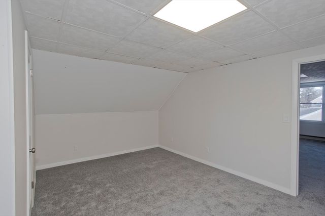 27 Cortland St, Chicopee, MA 01020