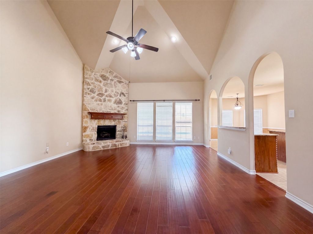 409 Lone Oak Court, Kennedale, TX 76060 — photo 3