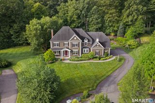 5 Champlains Drive, Farmington, CT 06032