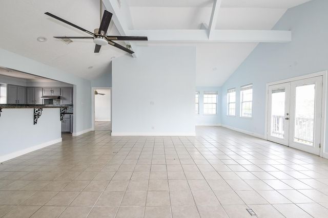 1615 Railroad Avenue, San Leon, TX 77539