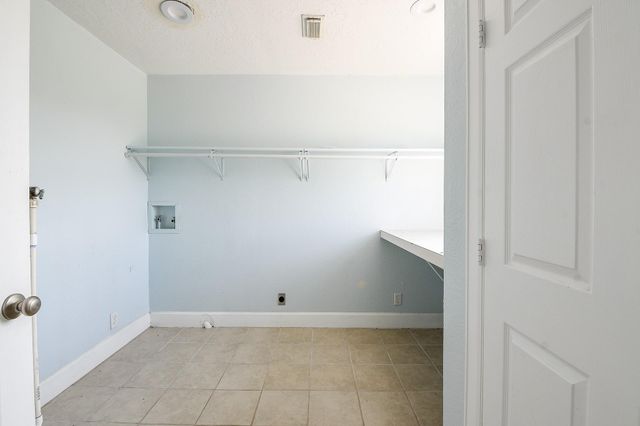 1615 Railroad Avenue, San Leon, TX 77539