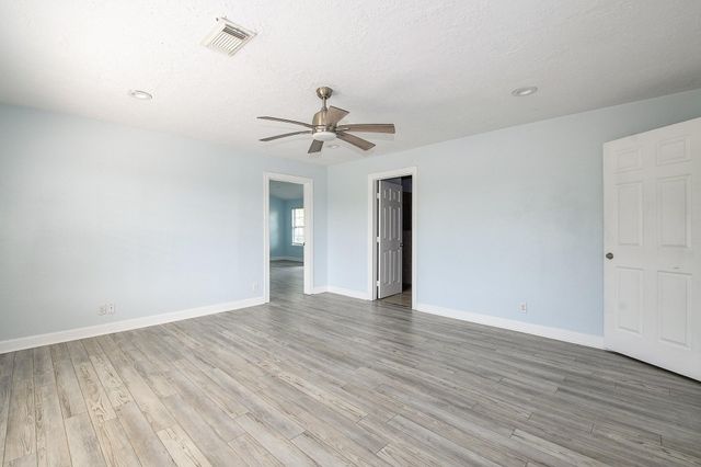 1615 Railroad Avenue, San Leon, TX 77539